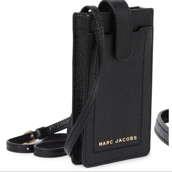 Marc Jacobs Handbags - Marc Jacobs Crossbody Phone Bag